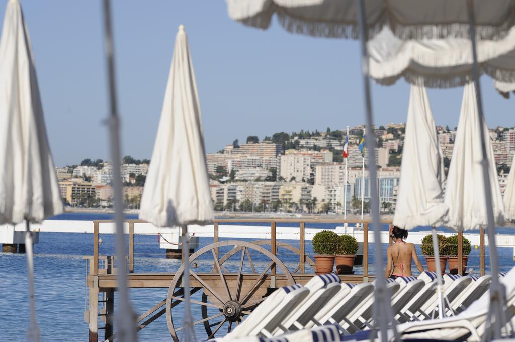 Anantara Plaza Nice Hotel - A Leading Hotel Of The World Exterior foto View of the bay from the hotel