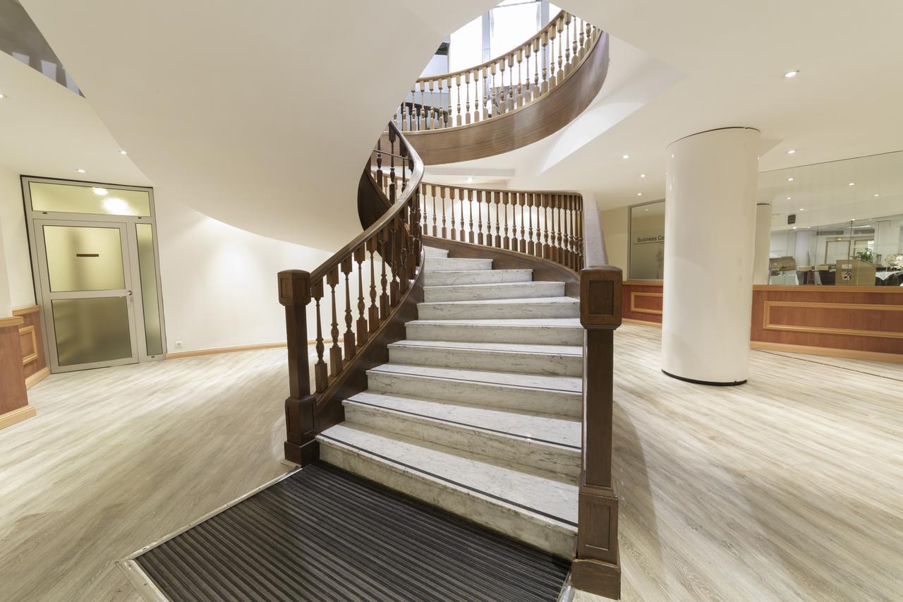 Anantara Plaza Nice Hotel - A Leading Hotel Of The World Exterior foto The staircase in the main entrance